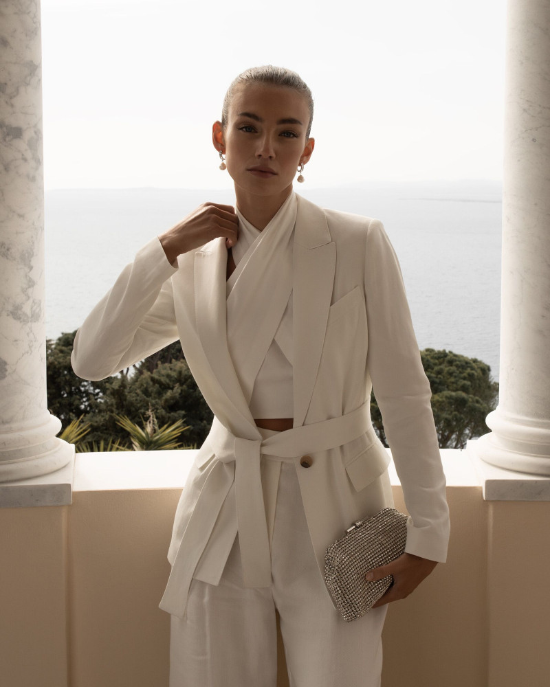 Lorena Rae featured in  the Reiss lookbook for Spring/Summer 2022