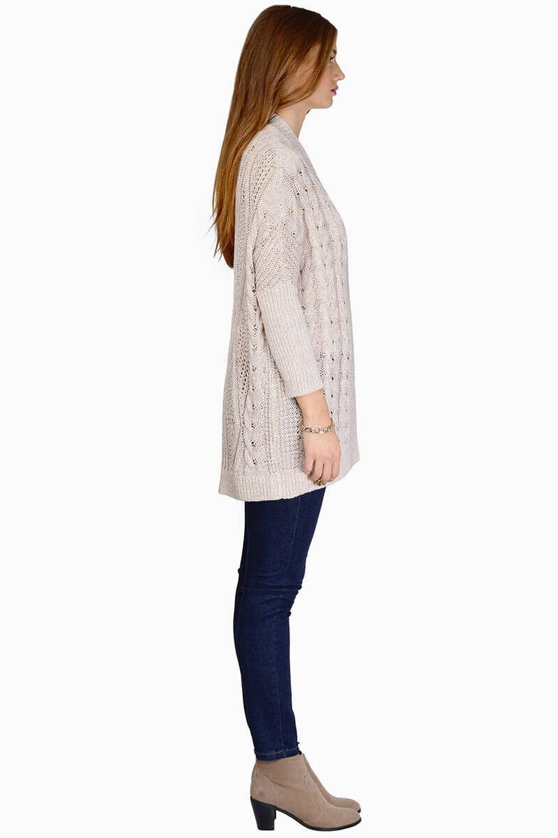 Lorena Rae featured in  the Tobi catalogue for Summer 2022
