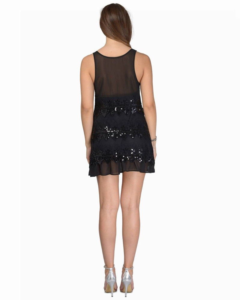 Lorena Rae featured in  the Tobi catalogue for Summer 2022
