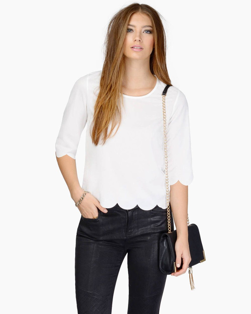 Lorena Rae featured in  the Tobi catalogue for Summer 2022