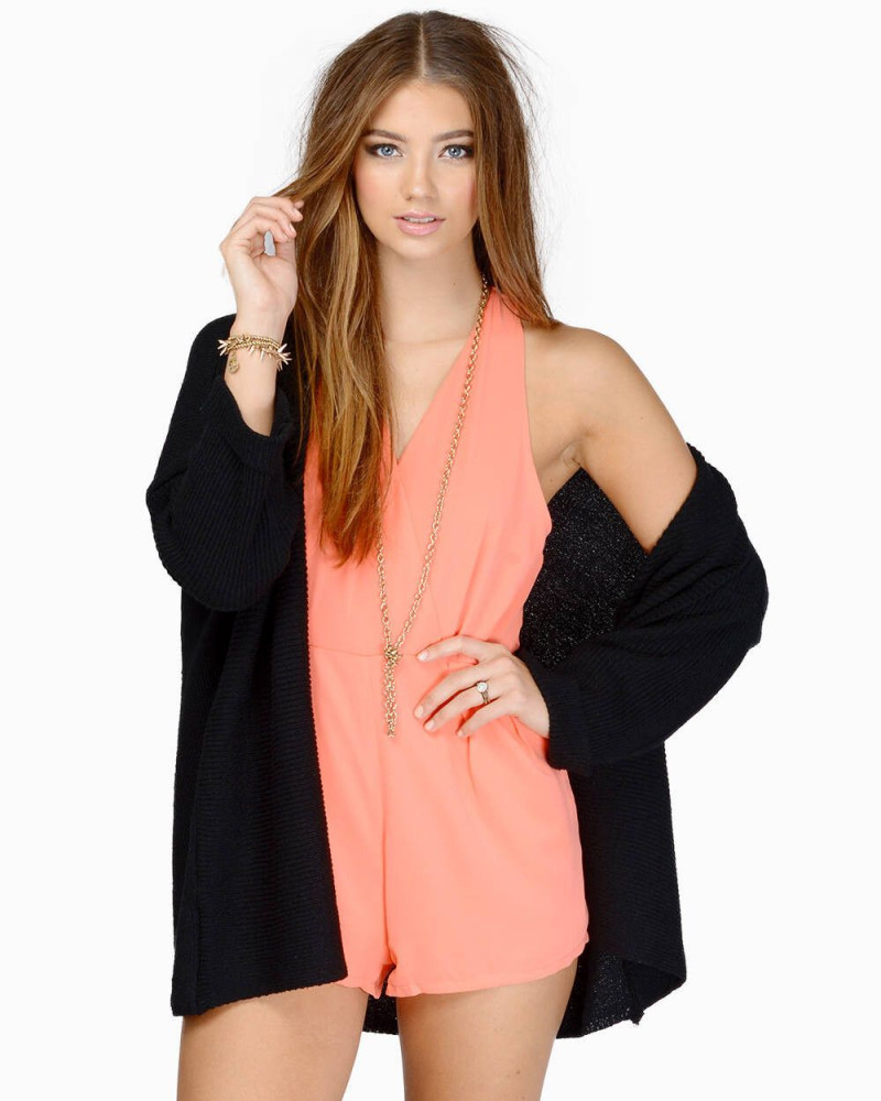 Lorena Rae featured in  the Tobi catalogue for Summer 2022