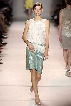 Nina Ricci fashion show for Spring/Summer 2004