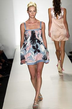 Peter Som fashion show for Spring/Summer 2004