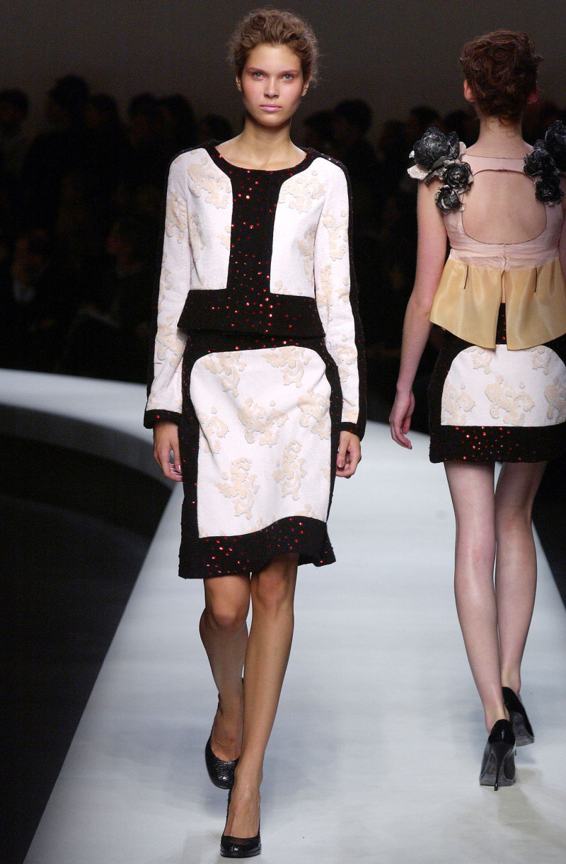 Rochas fashion show for Spring/Summer 2004