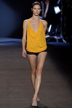 Roland Mouret fashion show for Spring/Summer 2004