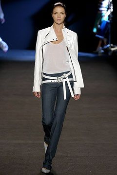 Roland Mouret fashion show for Spring/Summer 2004