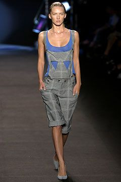 Roland Mouret fashion show for Spring/Summer 2004