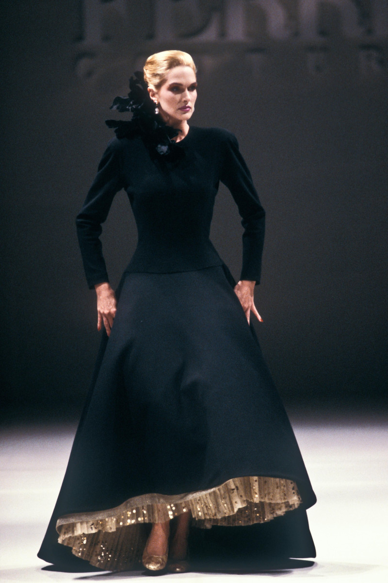 Dianne De Witt featured in  the Gianfranco Ferré fashion show for Autumn/Winter 1987