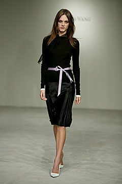 Vera Wang fashion show for Spring/Summer 2004