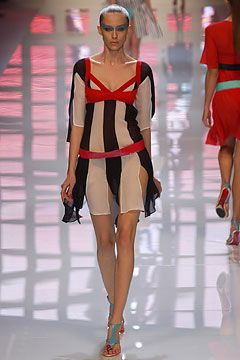 Versus fashion show for Spring/Summer 2004