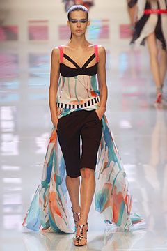 Versus fashion show for Spring/Summer 2004