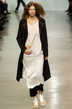 Y\'s by Yohji Yamamoto fashion show for Spring/Summer 2004