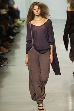 Y\'s by Yohji Yamamoto fashion show for Spring/Summer 2004