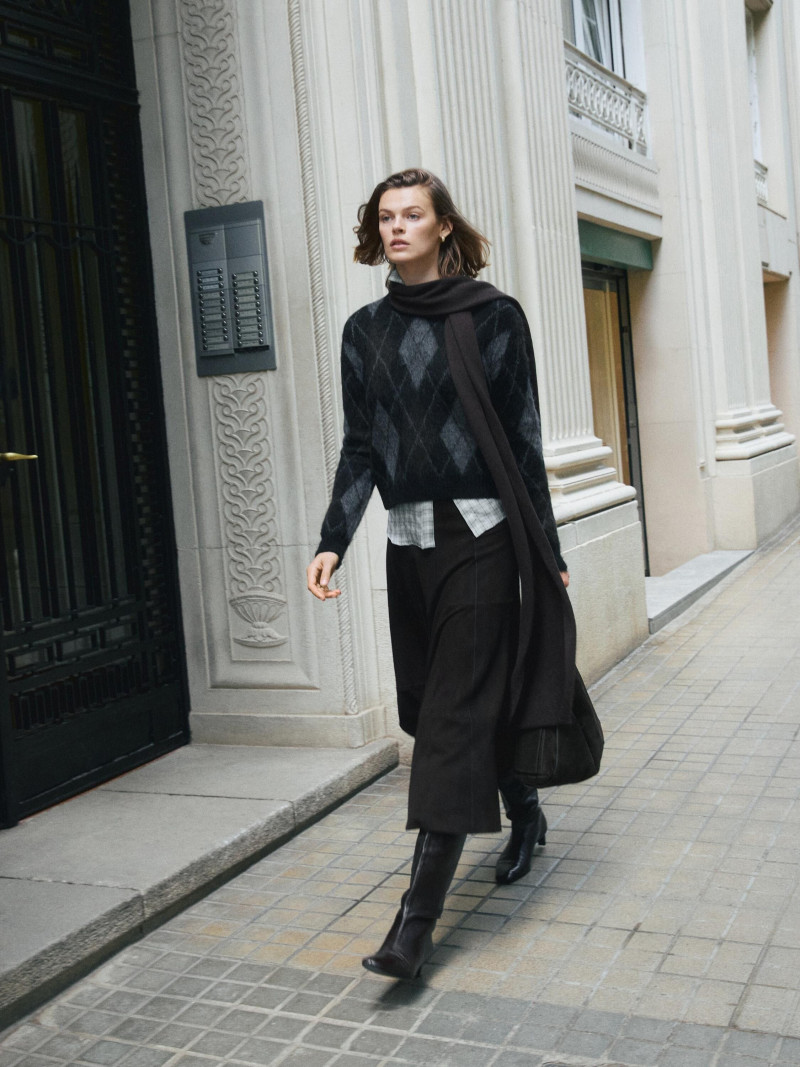 Cara Taylor featured in  the Massimo Dutti lookbook for Autumn/Winter 2025