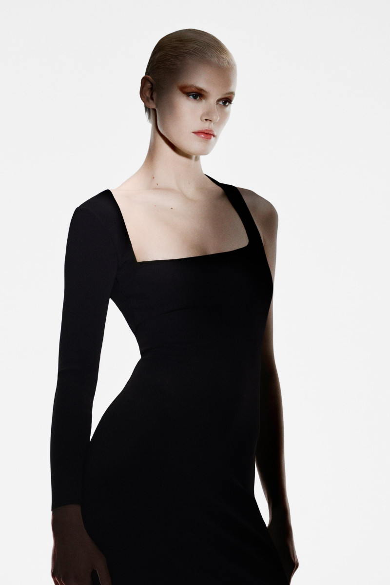 Cara Taylor featured in  the Zara advertisement for Spring/Summer 2023