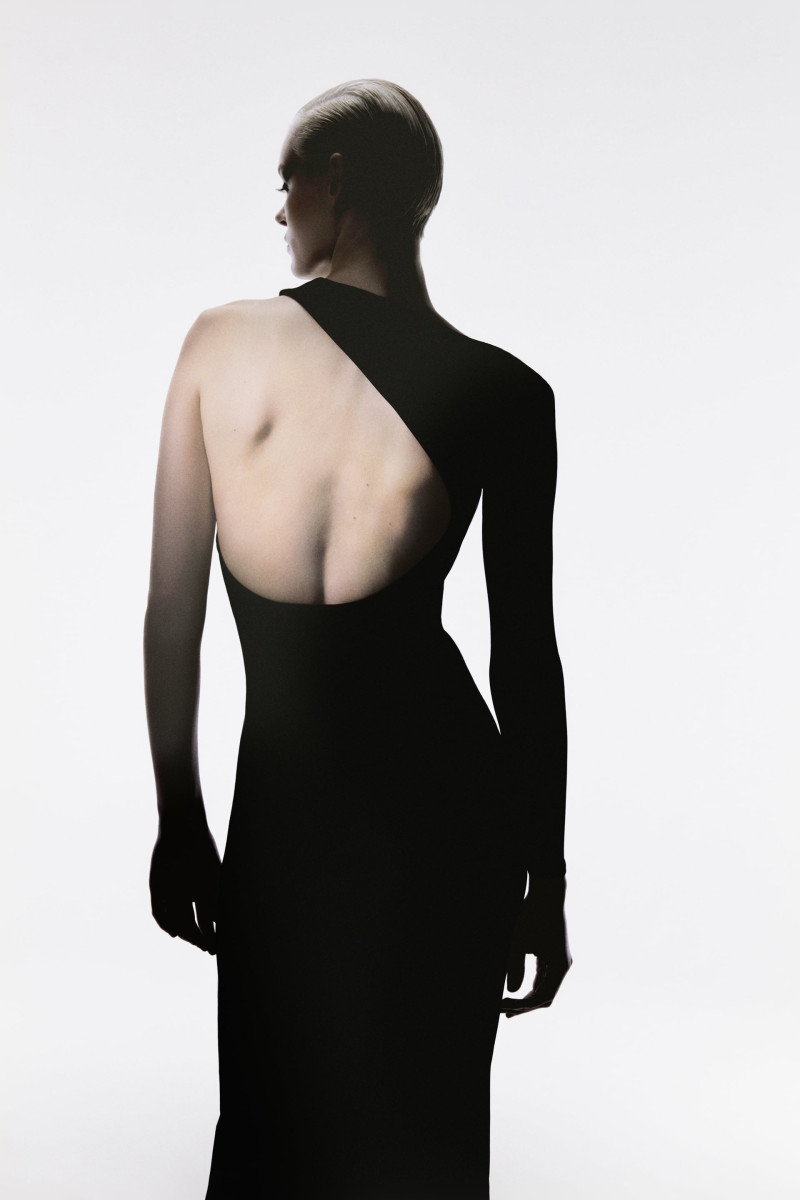 Cara Taylor featured in  the Zara advertisement for Spring/Summer 2023