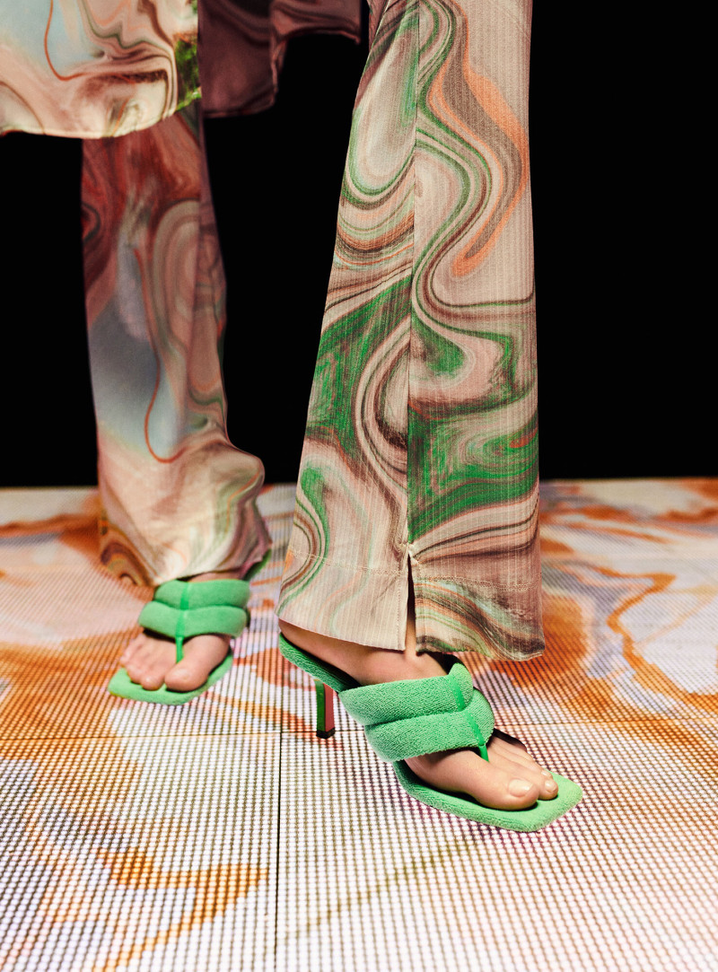 Cara Taylor featured in  the Reserved advertisement for Spring/Summer 2022