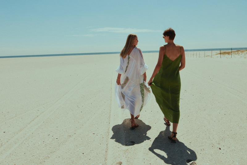 Cara Taylor featured in  the Massimo Dutti advertisement for Summer 2022