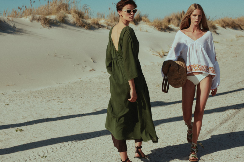 Cara Taylor featured in  the Massimo Dutti advertisement for Summer 2022