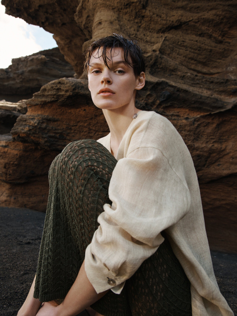 Cara Taylor featured in  the Massimo Dutti Knitwear lookbook for Summer 2022