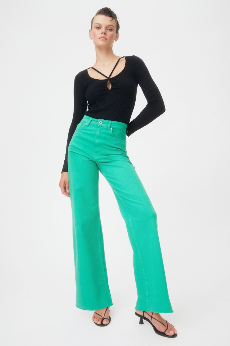 Cara Taylor featured in  the H&M lookbook for Pre-Fall 2022