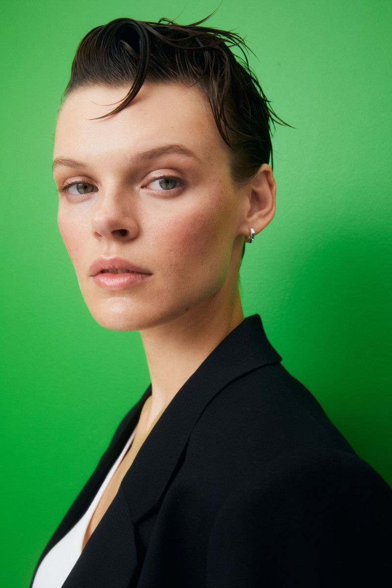 Cara Taylor featured in  the H&M lookbook for Pre-Fall 2022