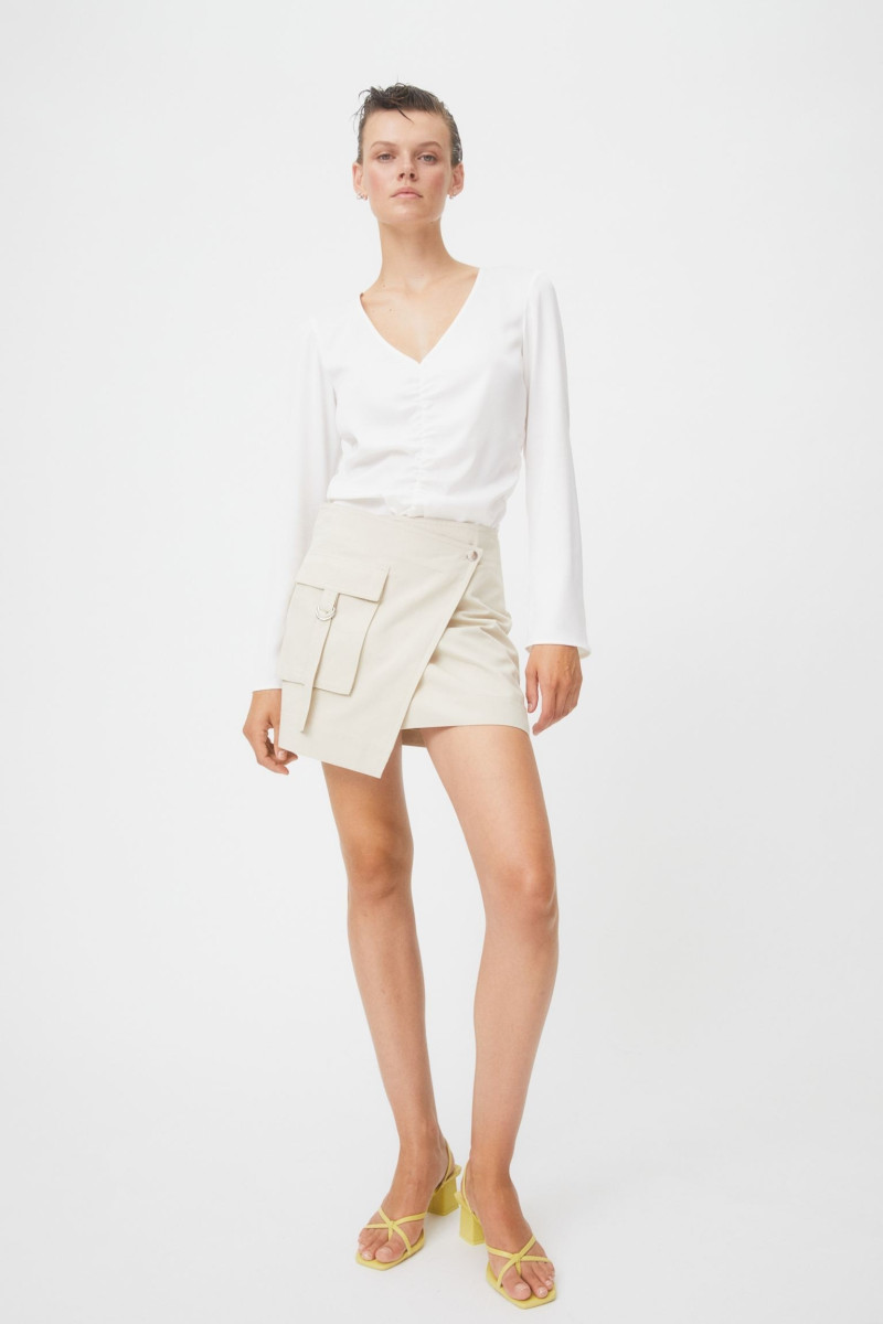 Cara Taylor featured in  the H&M lookbook for Pre-Fall 2022