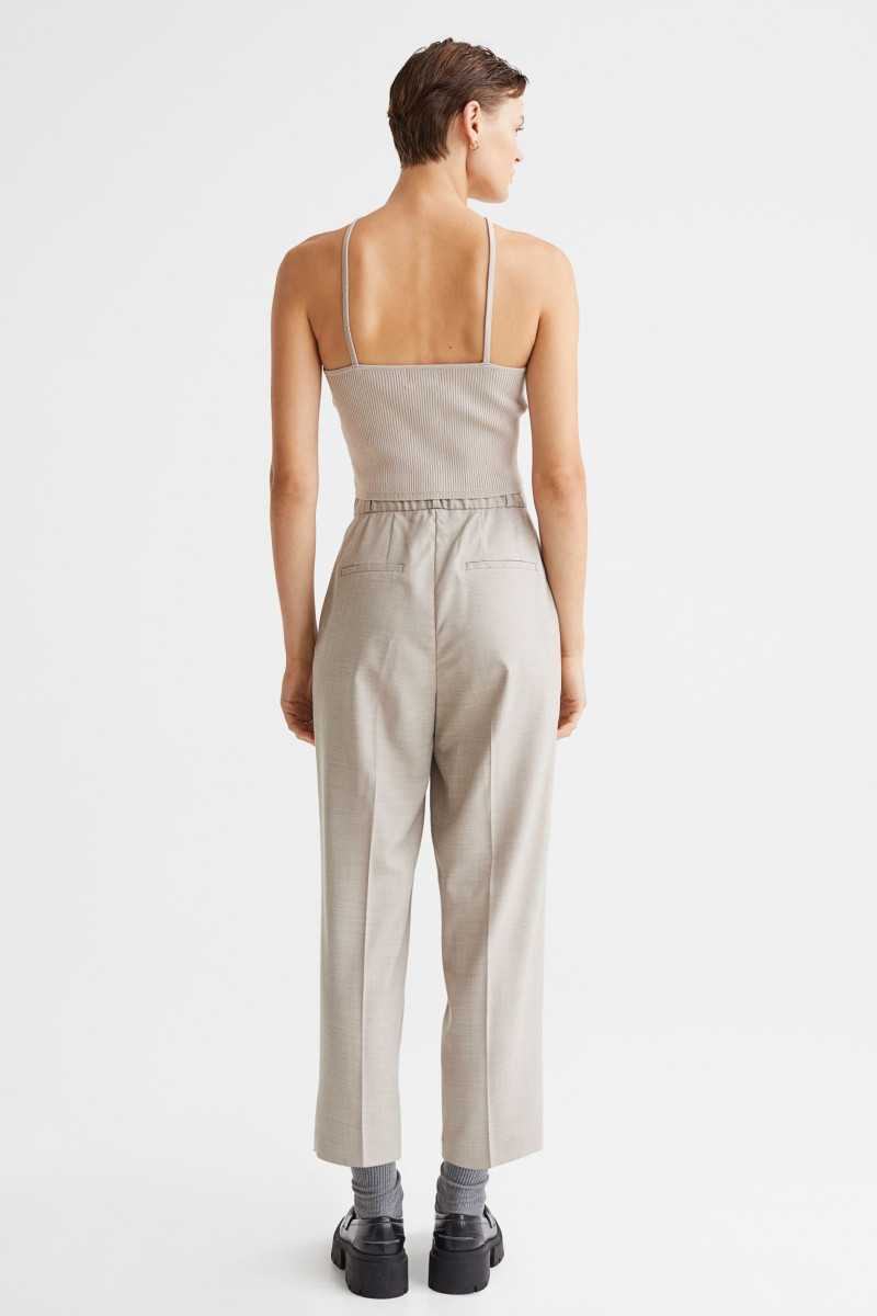 Cara Taylor featured in  the H&M lookbook for Pre-Fall 2022