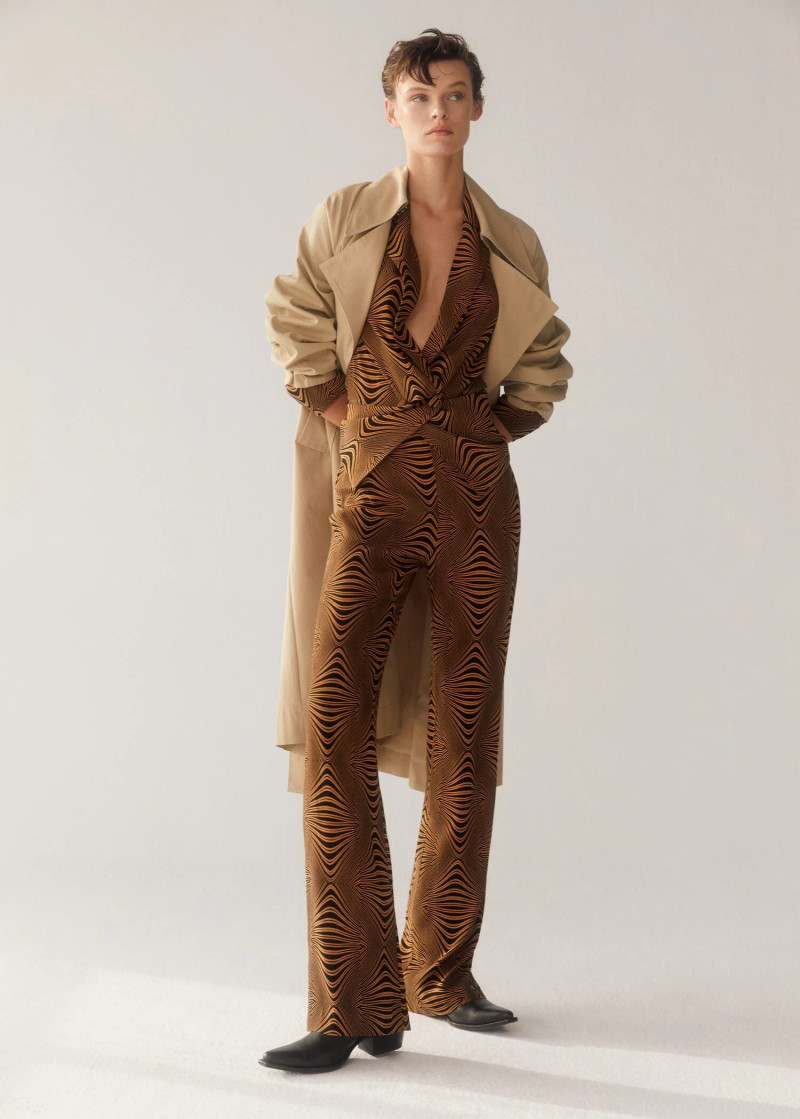 Cara Taylor featured in  the Mango Retro Exuberance catalogue for Spring/Summer 2022