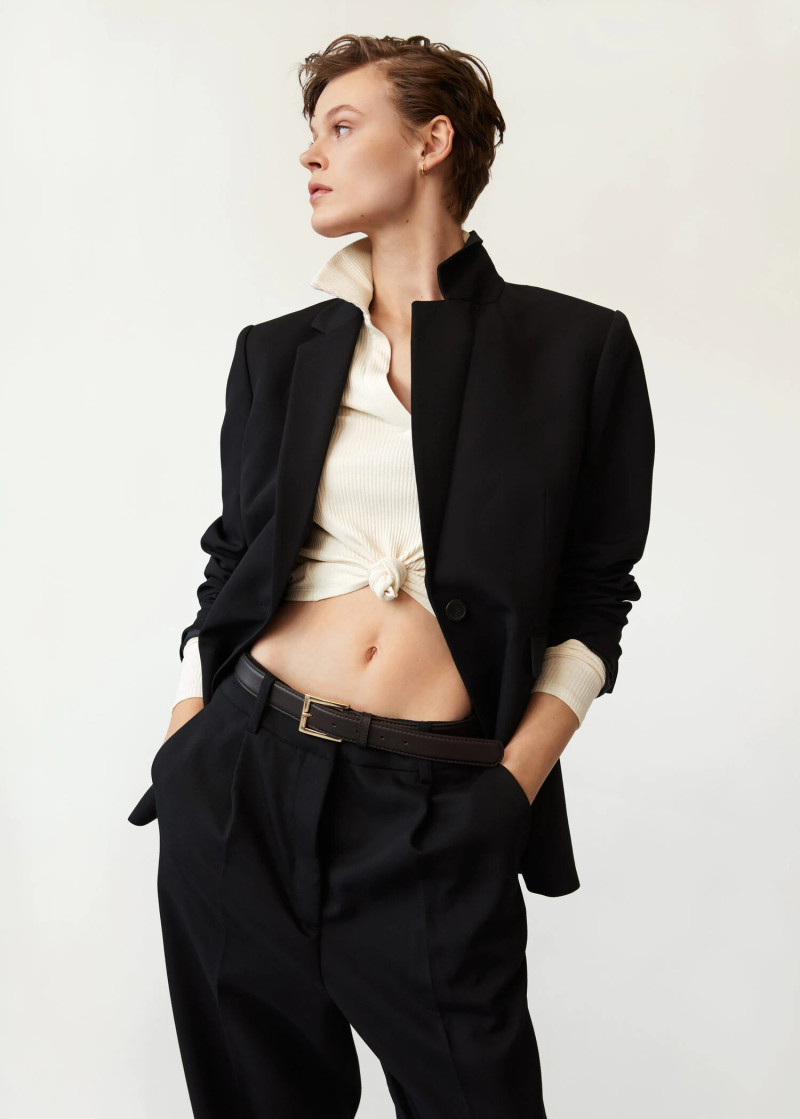 Cara Taylor featured in  the Mango Retro Exuberance catalogue for Spring/Summer 2022