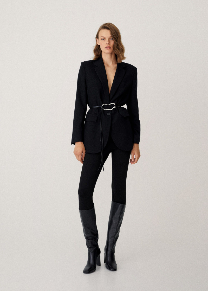 Cara Taylor featured in  the Mango Accessories Edition catalogue for Autumn/Winter 2021