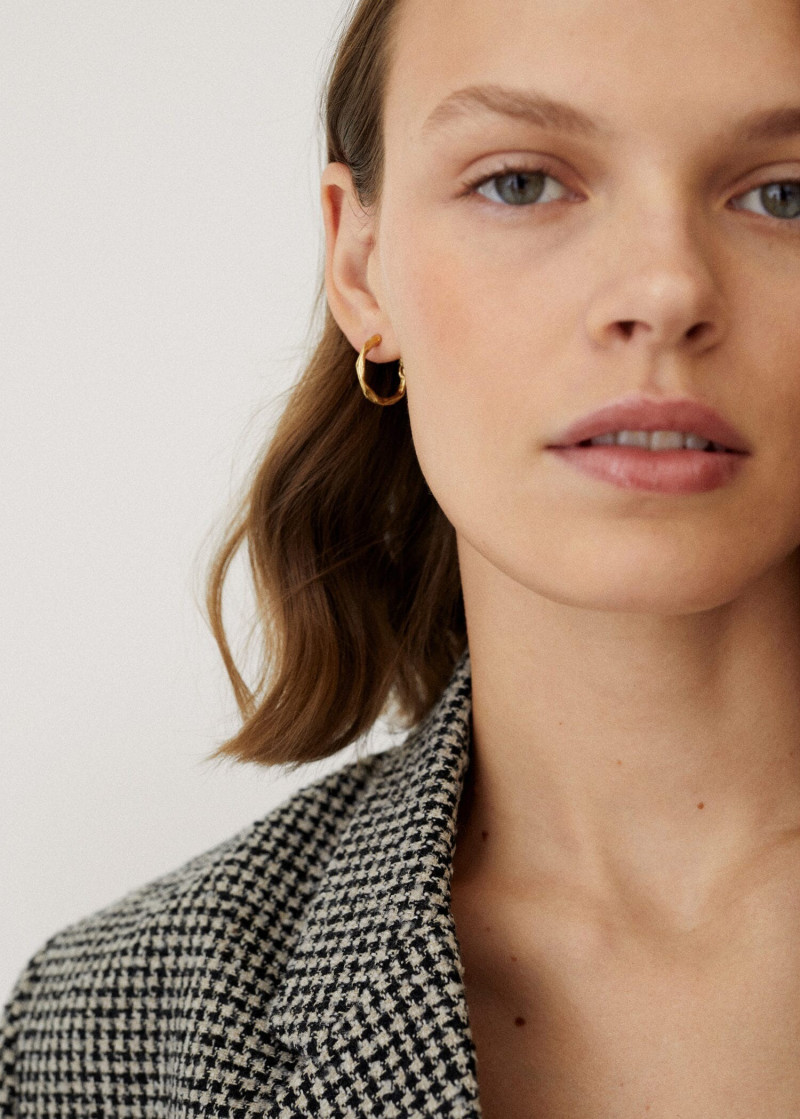 Cara Taylor featured in  the Mango Accessories Edition catalogue for Autumn/Winter 2021