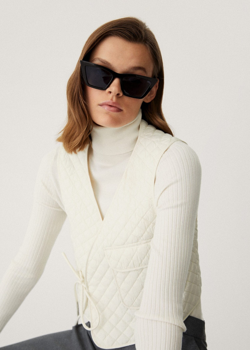 Cara Taylor featured in  the Mango Accessories Edition catalogue for Autumn/Winter 2021