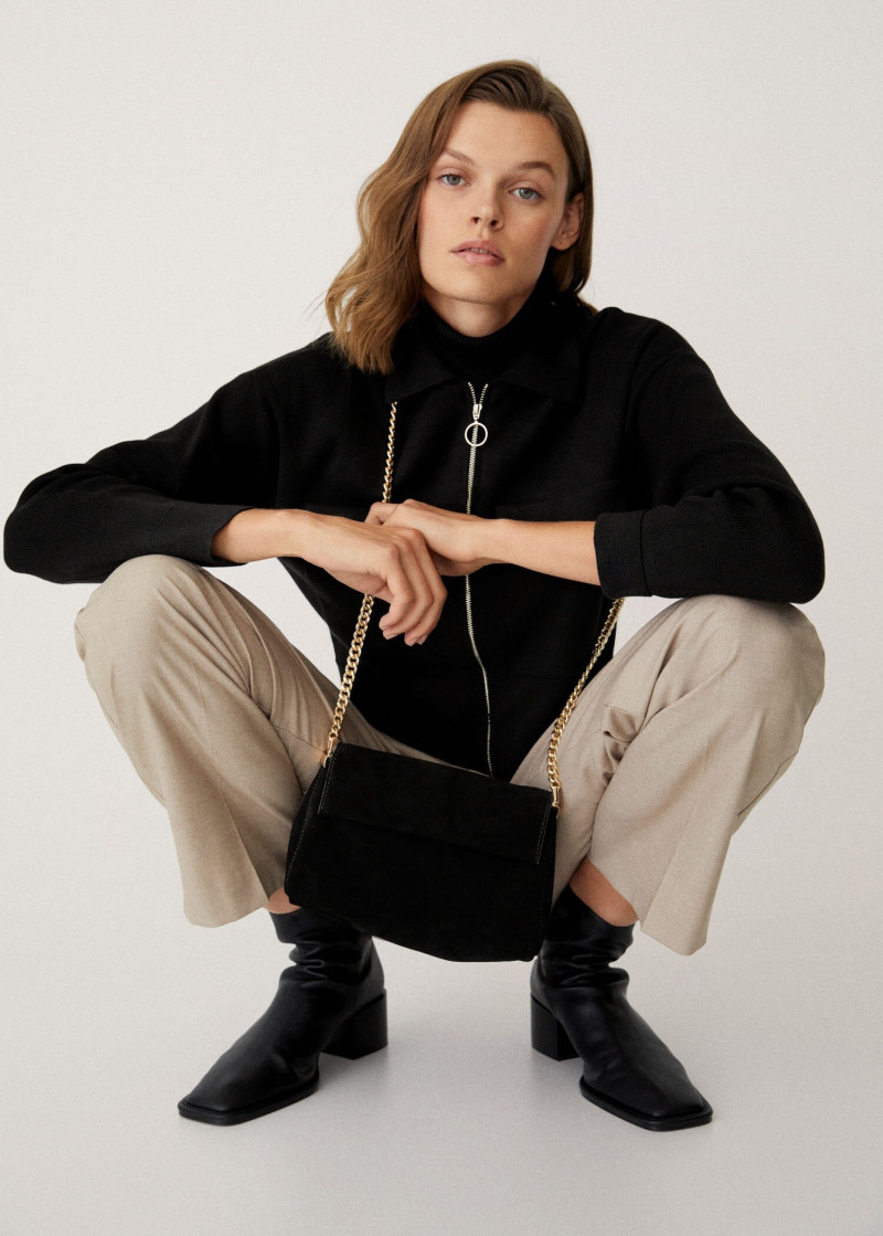 Cara Taylor featured in  the Mango Accessories Edition catalogue for Autumn/Winter 2021