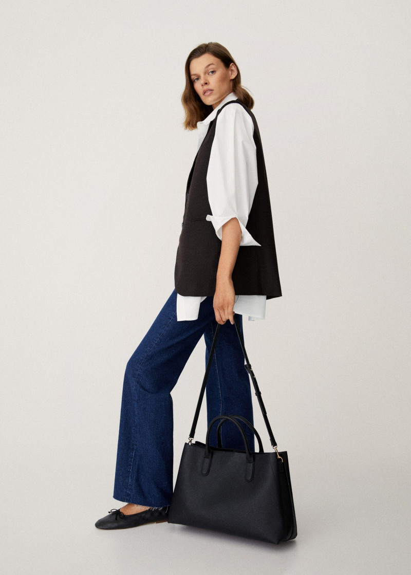 Cara Taylor featured in  the Mango Accessories Edition catalogue for Autumn/Winter 2021