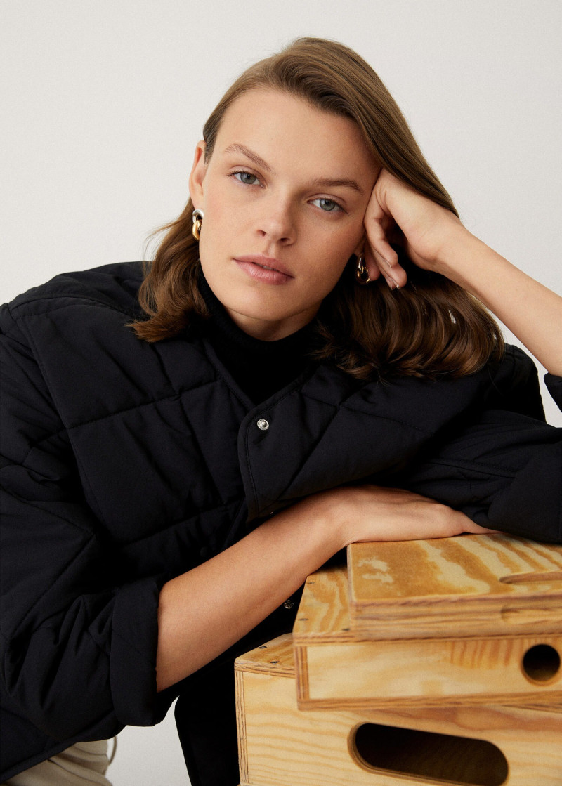 Cara Taylor featured in  the Mango Accessories Edition catalogue for Autumn/Winter 2021