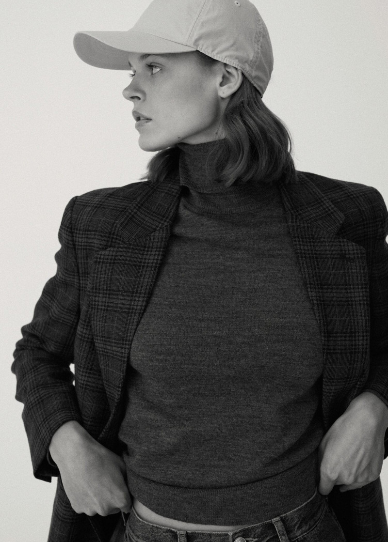 Cara Taylor featured in  the Mango Accessories Edition catalogue for Autumn/Winter 2021