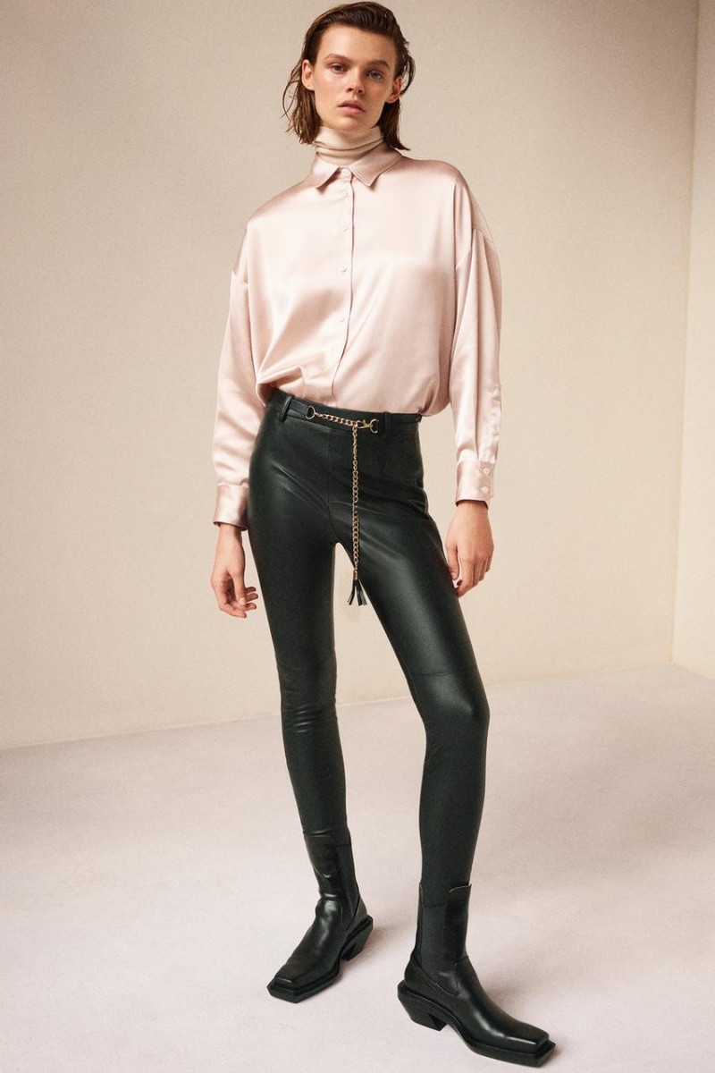 Cara Taylor featured in  the Zara lookbook for Autumn/Winter 2020