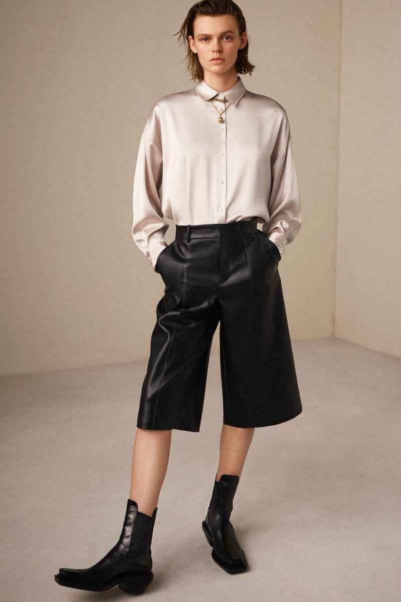Cara Taylor featured in  the Zara lookbook for Autumn/Winter 2020