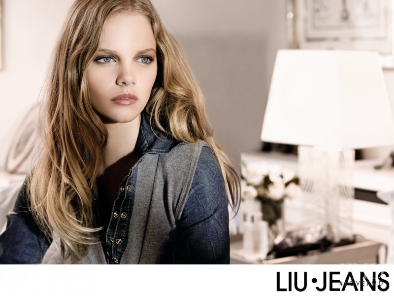 Marloes Horst featured in  the Liu Jo Jeans advertisement for Autumn/Winter 2009