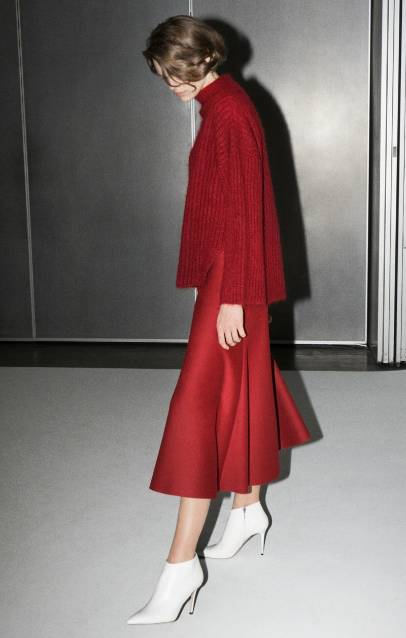 Cara Taylor featured in  the Boss by Hugo Boss Fashion Guide lookbook for Spring/Summer 2019