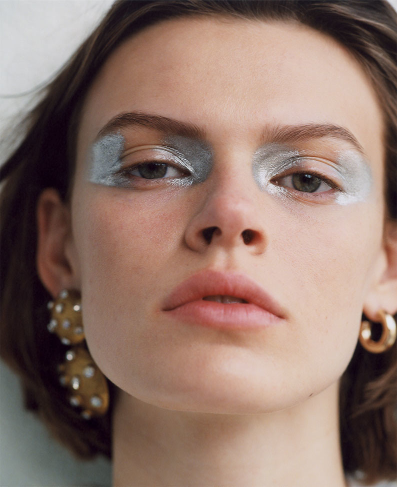 Cara Taylor featured in  the Zara lookbook for Spring/Summer 2018