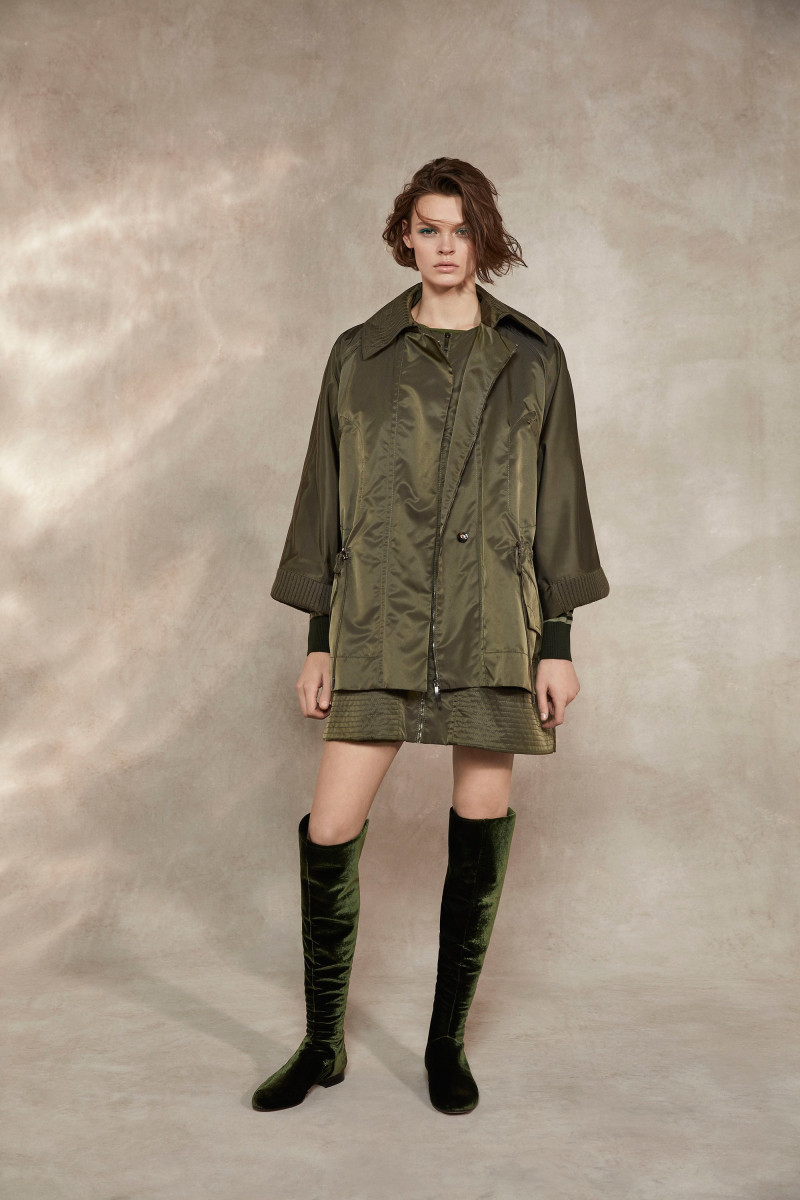 Cara Taylor featured in  the Alberta Ferretti lookbook for Pre-Fall 2018