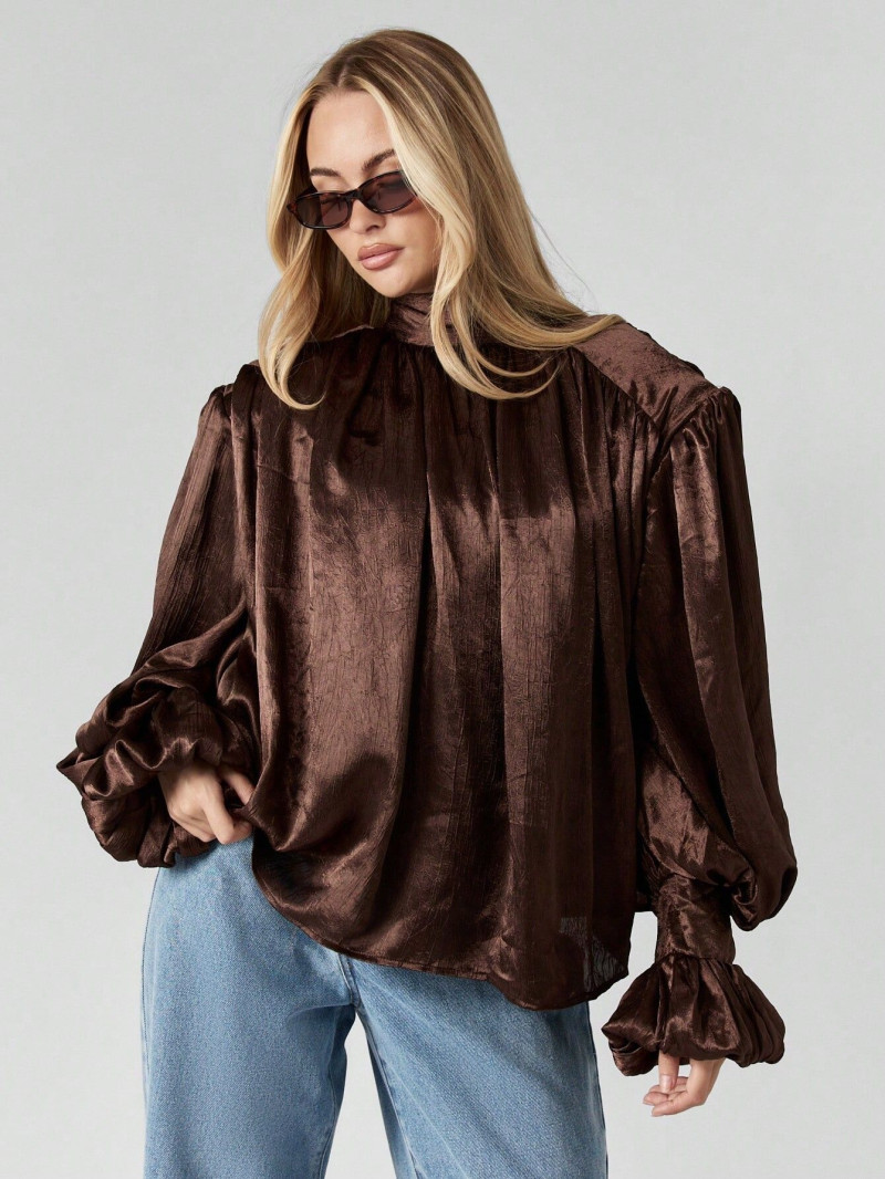 Yasmin Bennett Amelia featured in  the Missguided catalogue for Autumn/Winter 2025