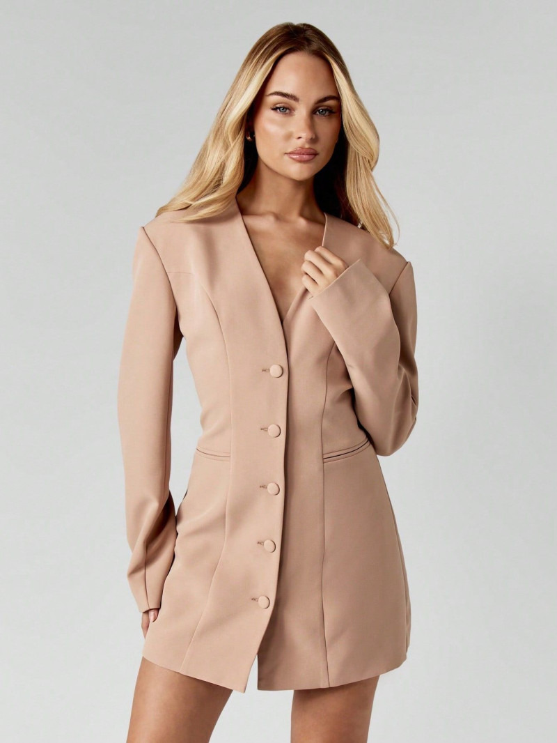 Yasmin Bennett Amelia featured in  the Missguided catalogue for Autumn/Winter 2025