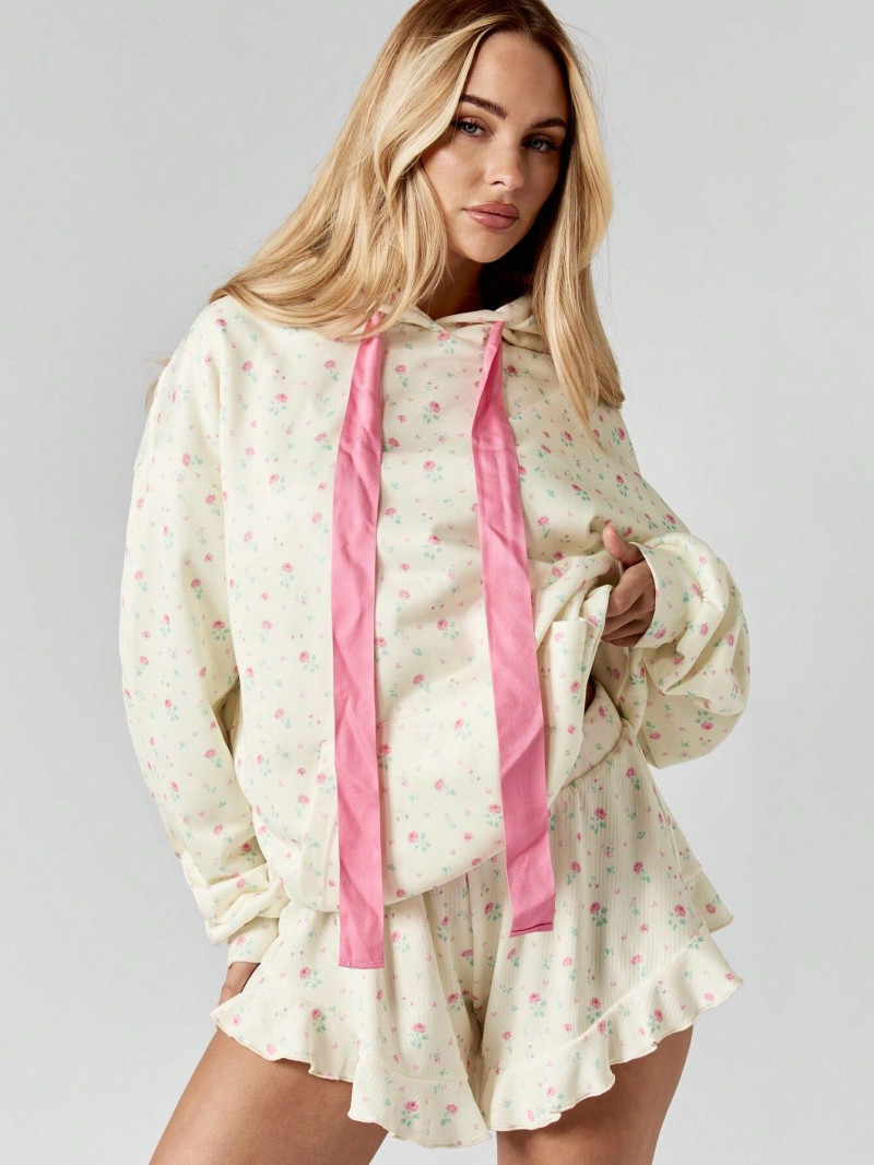 Yasmin Bennett Amelia featured in  the Missguided catalogue for Autumn/Winter 2025