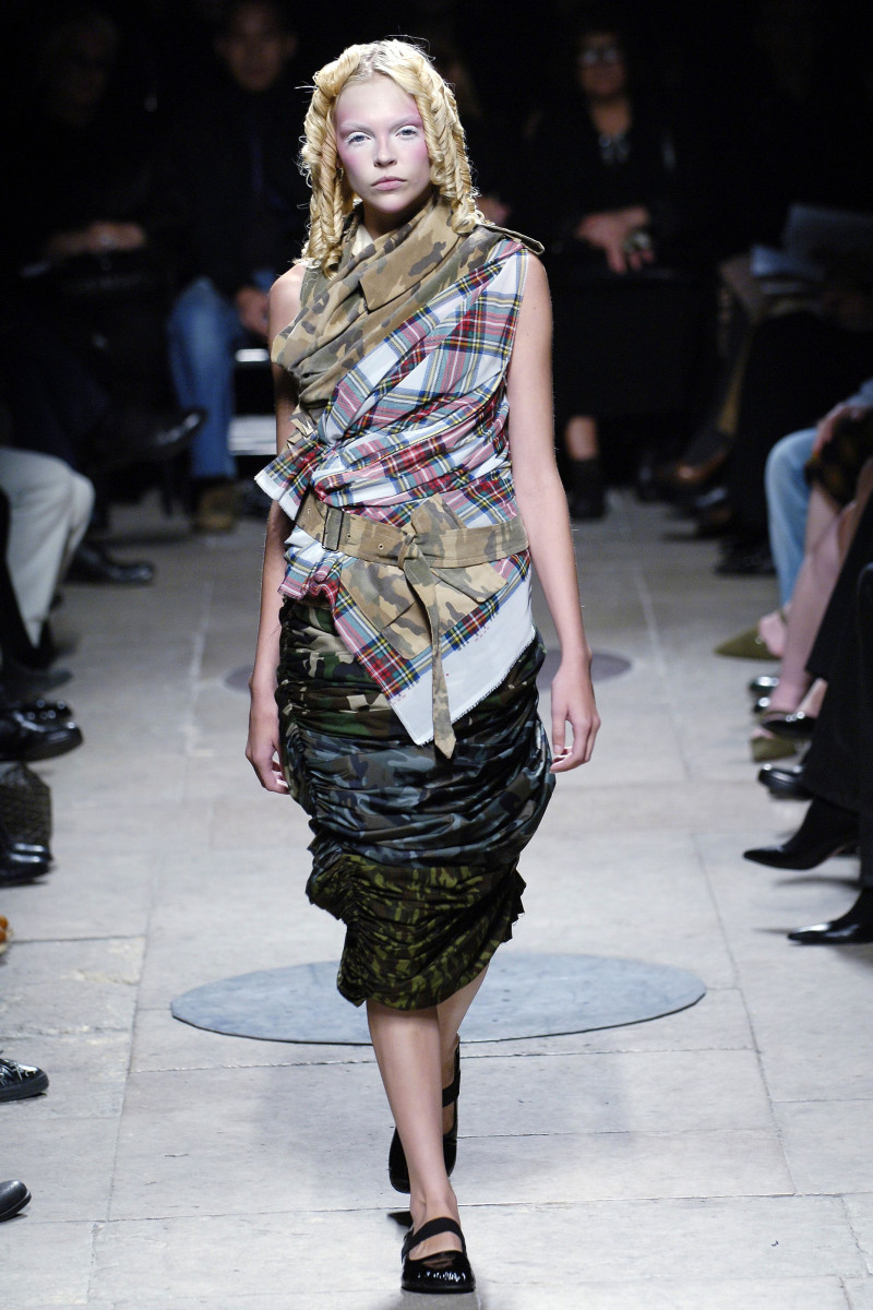 Comme des Garçons fashion show for Spring/Summer 2006