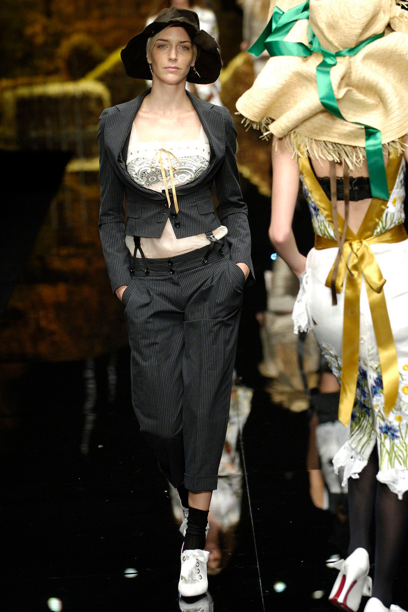 Dolce & Gabbana fashion show for Spring/Summer 2006