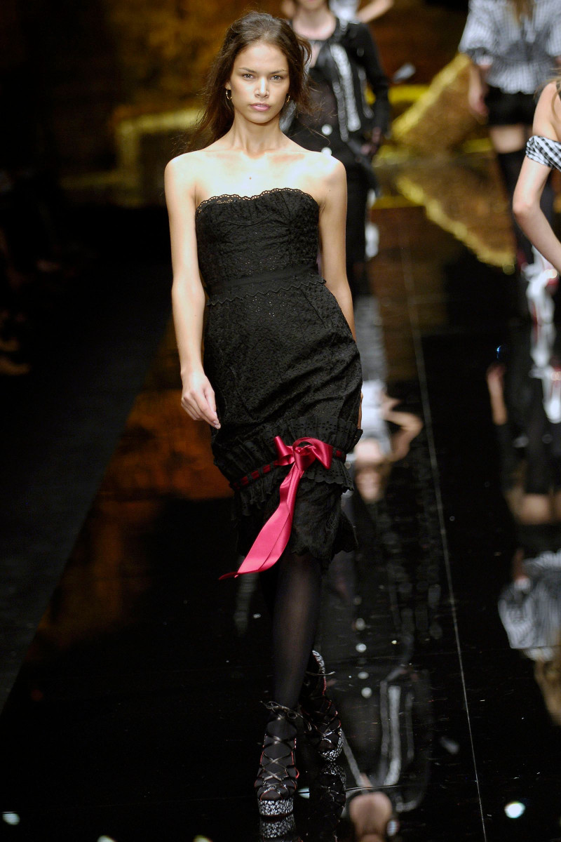 Dolce & Gabbana fashion show for Spring/Summer 2006
