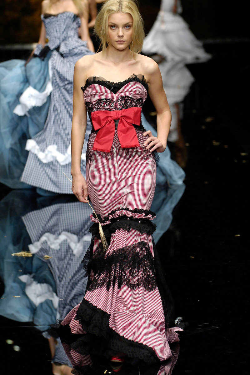 Dolce & Gabbana fashion show for Spring/Summer 2006